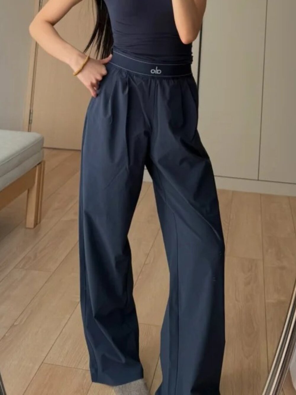 💙 NWT Alo Yoga Suit Up Trouser Navy Regular 30" Inseam Wide Leg Pants - Picture 8 of 8